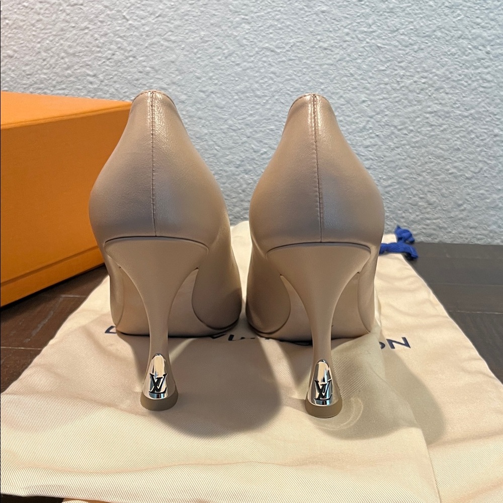 Louis Vuitton Women's Nude Heels - Picture 4 of 9